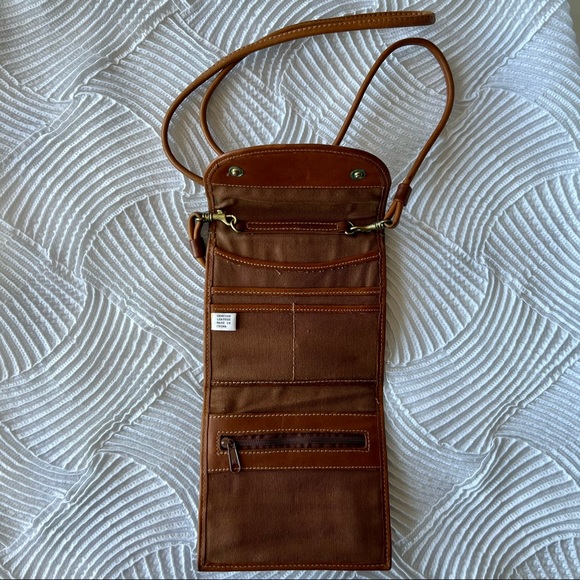 G.H.BASS & CO. Leather Crossbody Bag - Picture 3 of 4
